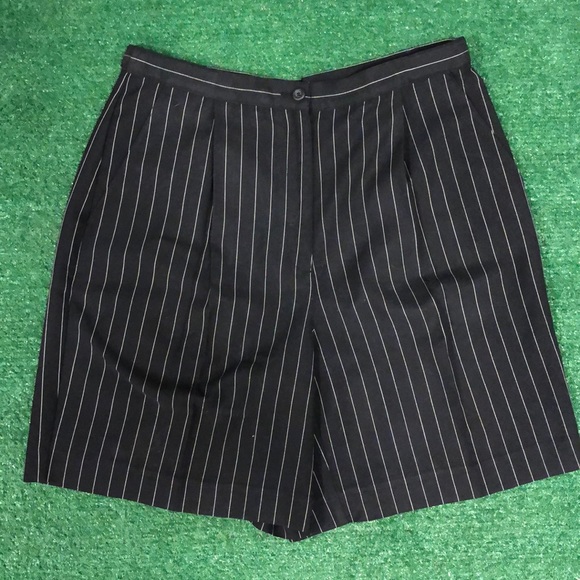 Liz Claiborne Lizgolf Shorts - Picture 2 of 6